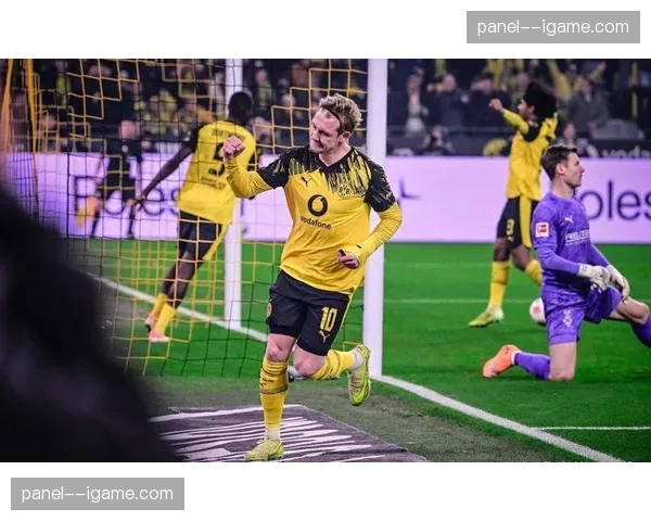 镜头捕捉:多特蒙德前锋阿德耶米回追80米完成关键铲断 镜头捕捉:多特蒙德前锋阿德耶米回追80米完成关键铲断